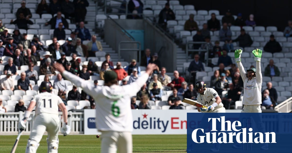 Pope and Smith Propel Surrey Past Leicestershire With Dominant Batting Display