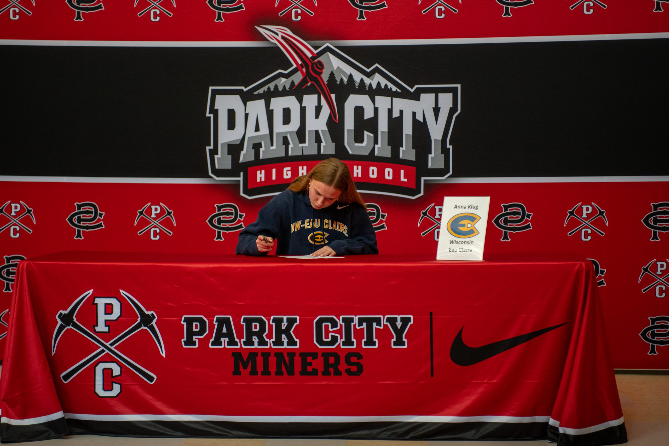 Two Miners Aquatics Athletes Commit to Continue Careers in College