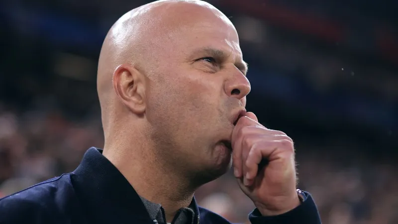 Arne Slot faces awkward Alexander Isak decision as Liverpool consider Rio Ngumoha change