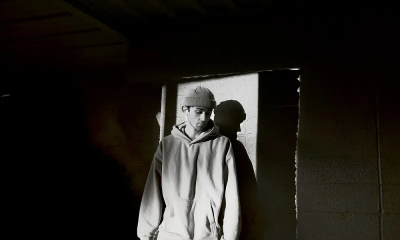 obee Bottles Chaos, Addiction, and Euphoria on “SODA”