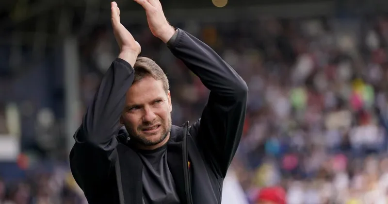 Plymouth boss Tom Cleverley puts pressure on Bradford City