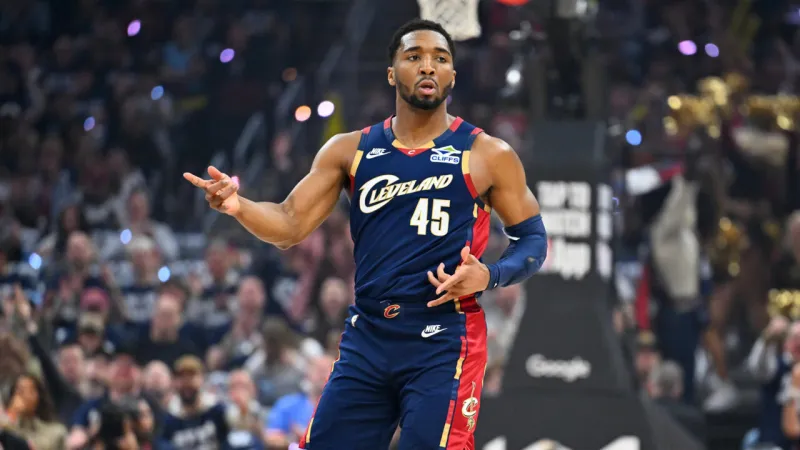 Mitchell, Harden shine as Cavs down Raptors for 2-0 series lead