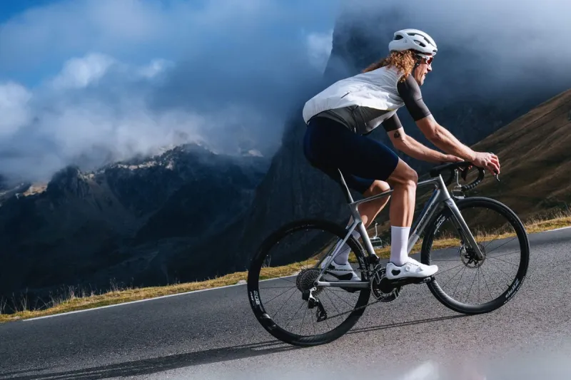 The climbing wheel isn't dead: Zipp brings back legendary 202 as its lightest wheelset yet