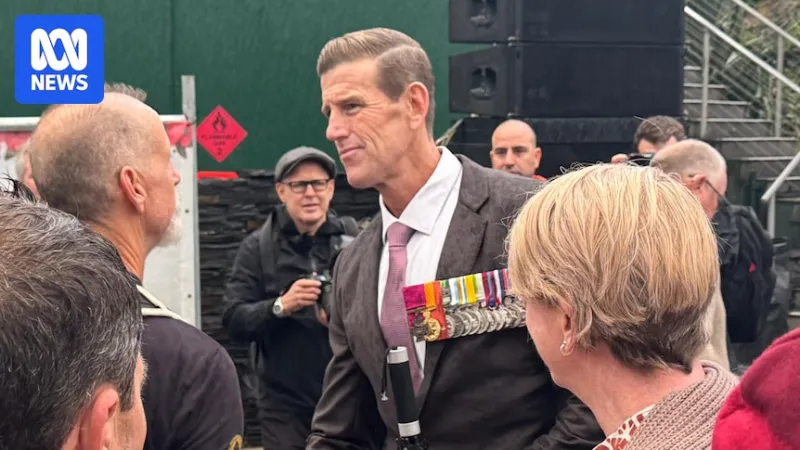 Smith attends Anzac Day event in Queensland