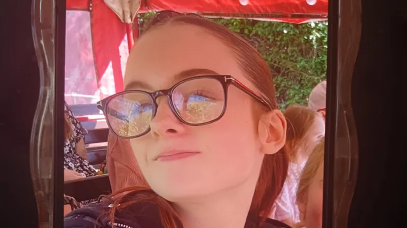 Call 999 if you see this teenage girl