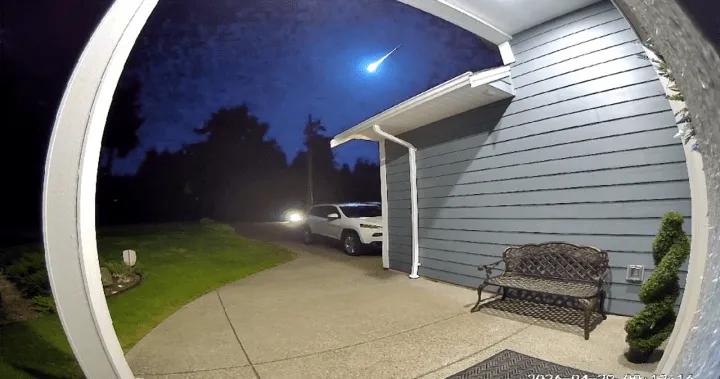 Did a meteor spark a fire in a chalet on Mount Washington?