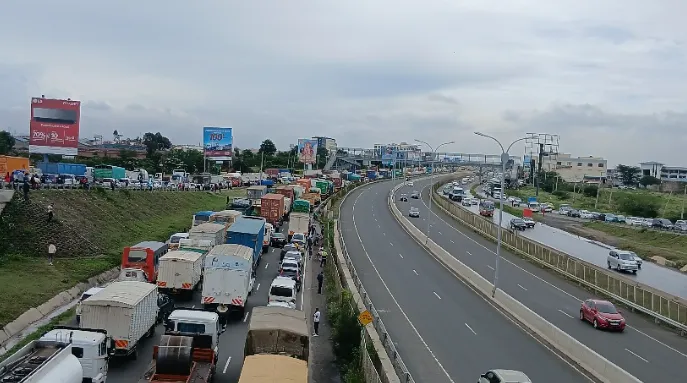 Mombasa Road traffic clears after overturned tanker is removed