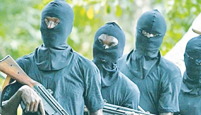 Communities Stranded as Police Stations