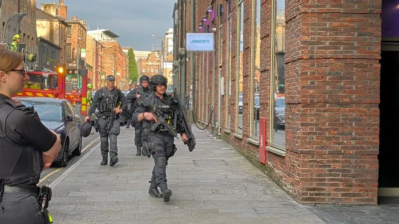 Armed police called to Liverpool city centre hotel LIVE as road cordoned off