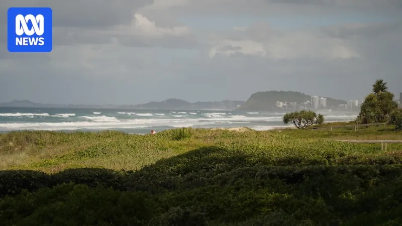Queensland weather to bring widespread 'nuisance' showers and 'unseasonable' rain in the west