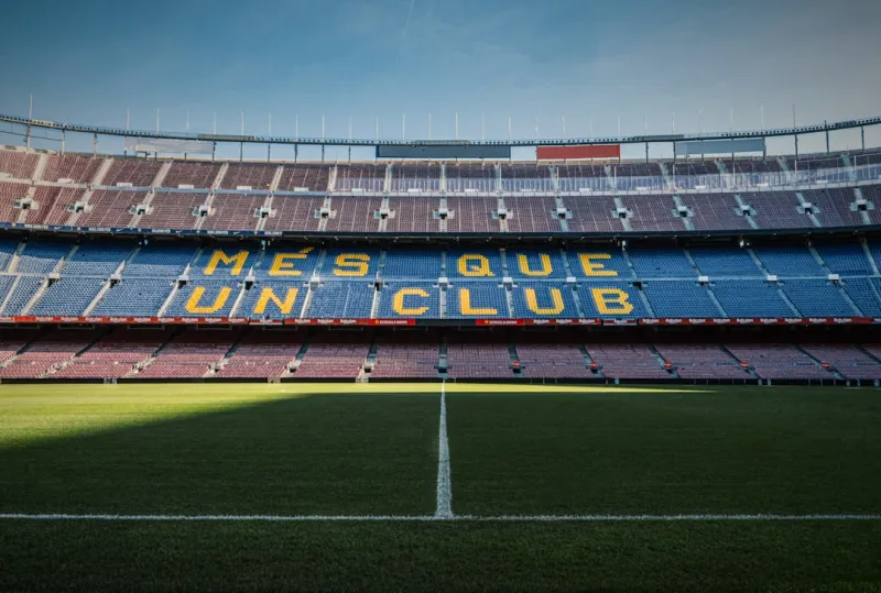 Barcelona clinch La Liga in 2-0 El Clasico win over Real Madrid as Rashford scores free kick (video)